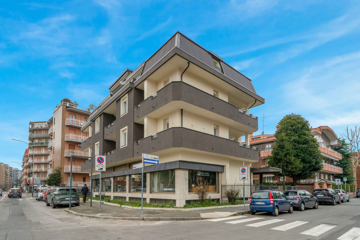 Quadrilocale via Milano 9 Cesano Boscone